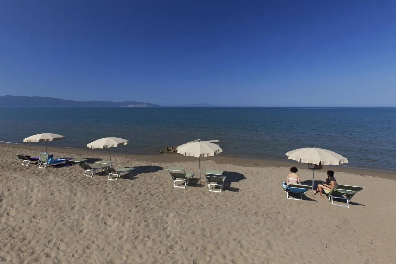 Residence Pineta Albinia Aparthotel